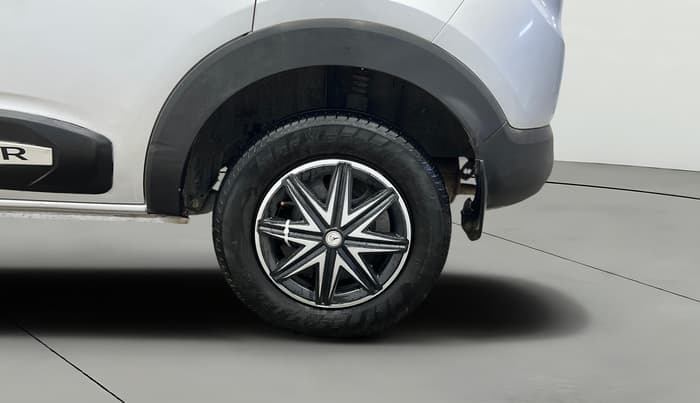 2022 Renault TRIBER RXT, Petrol, Manual, 83,843 km, Left Rear Wheel