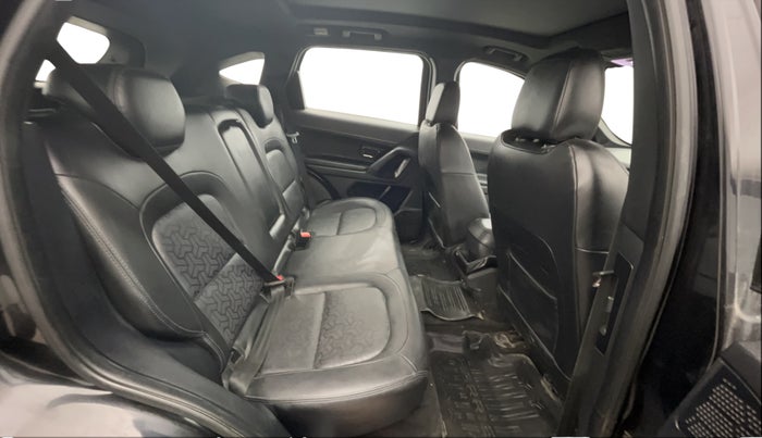 2022 Tata Harrier XZA PLUS 2.0L KRYOTEC HALO EDITION, Diesel, Automatic, 75,663 km, Right Side Rear Door Cabin