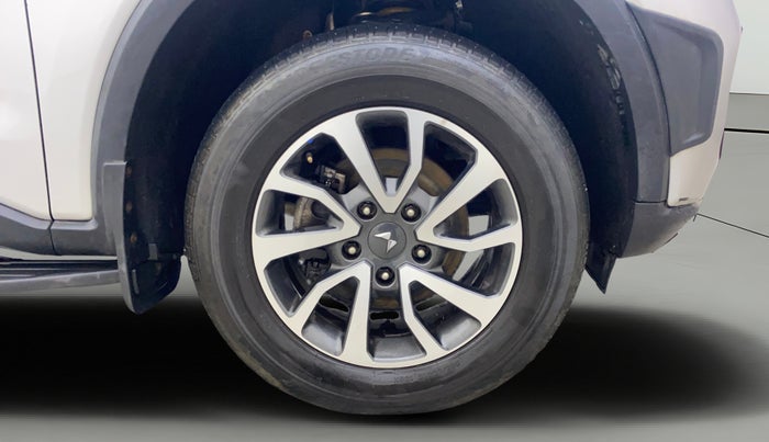 2023 Mahindra SCORPIO-N Z8 PETROL AT 7 STR, Petrol, Automatic, 25,348 km, Right Front Wheel