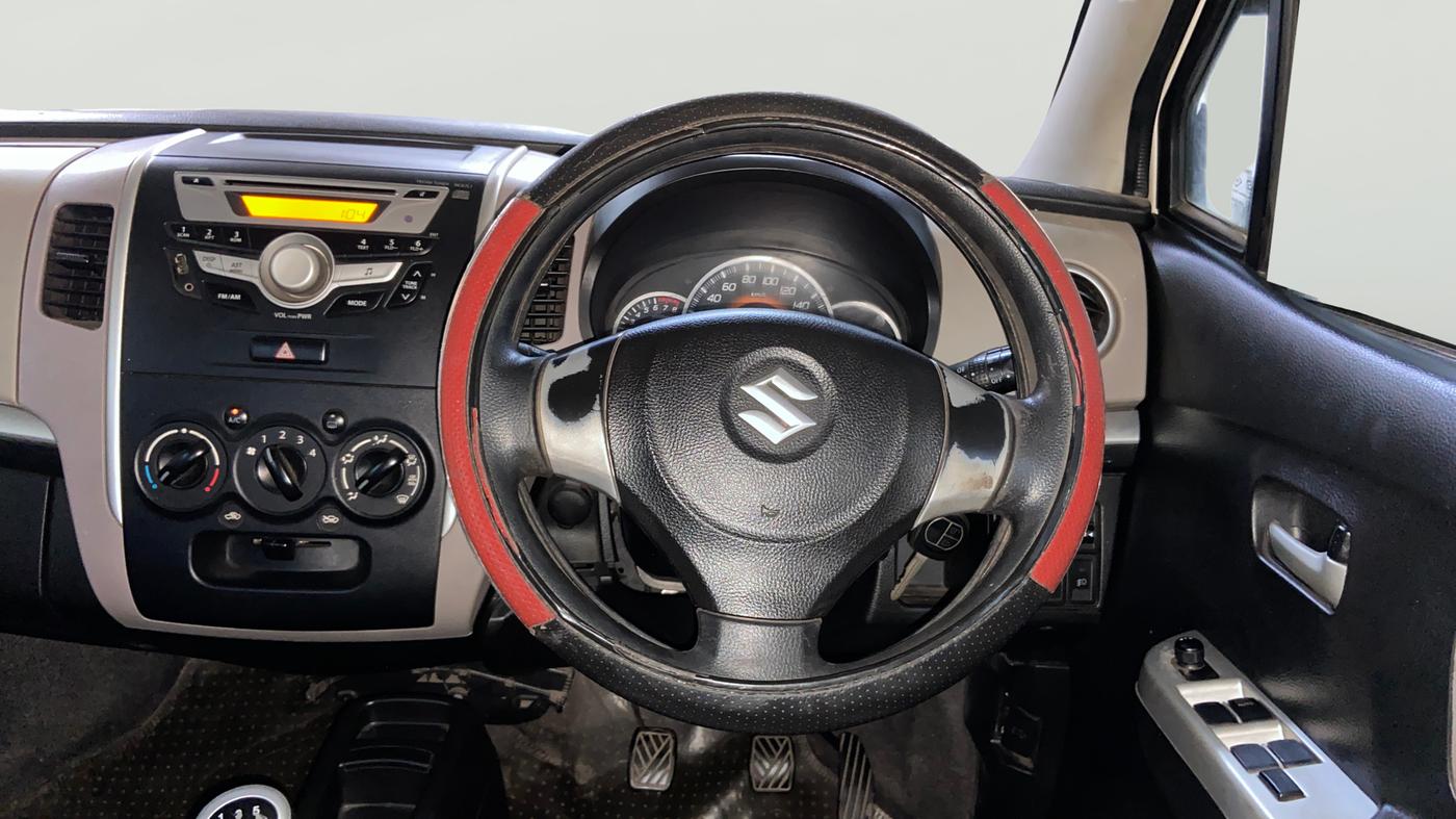 2013 Maruti Wagon R 1.0 VXI, Petrol, Manual, 34,722 km, Steering Wheel Close Up