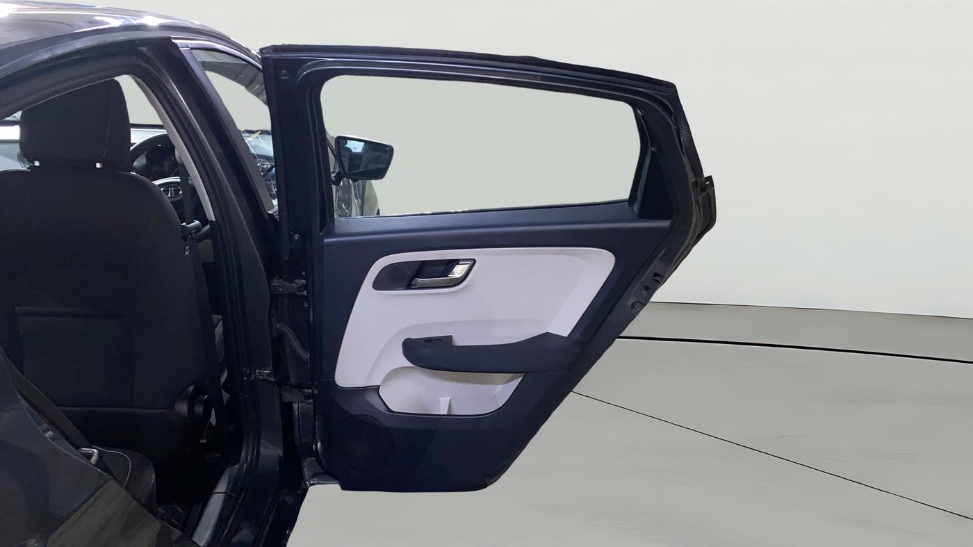 2023 Tata ALTROZ XZ PETROL, Petrol, Manual, 2,818 km, RHS Rear Door