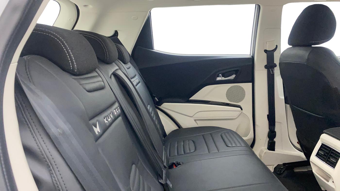 2024 Mahindra XUV 3XO AX5L 1.2 TGDi, Petrol, Manual, 2,456 km, Right Side Rear Door Cabin