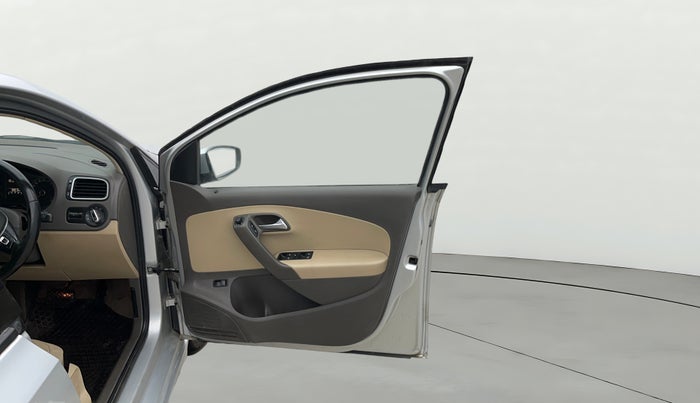 2016 Volkswagen Vento HIGHLINE PETROL AT, Petrol, Automatic, 83,011 km, RHS Front Door