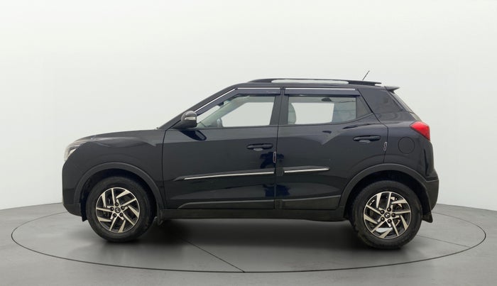 2022 Mahindra XUV300 W8 (O) 1.2 PETROL, Petrol, Manual, 47,398 km, Left Side
