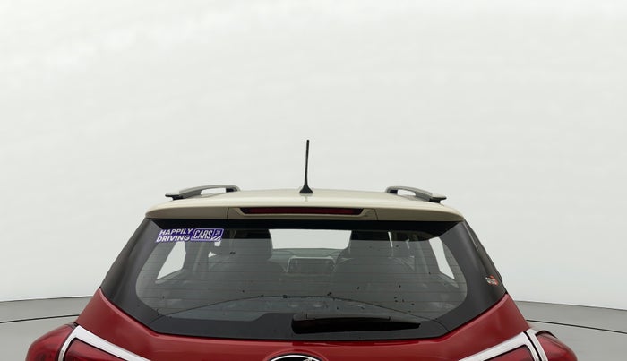 2019 Mahindra XUV300 W8(O) 1.2 PETROL DUAL TONE, Petrol, Manual, 77,682 km, Rear Windshield