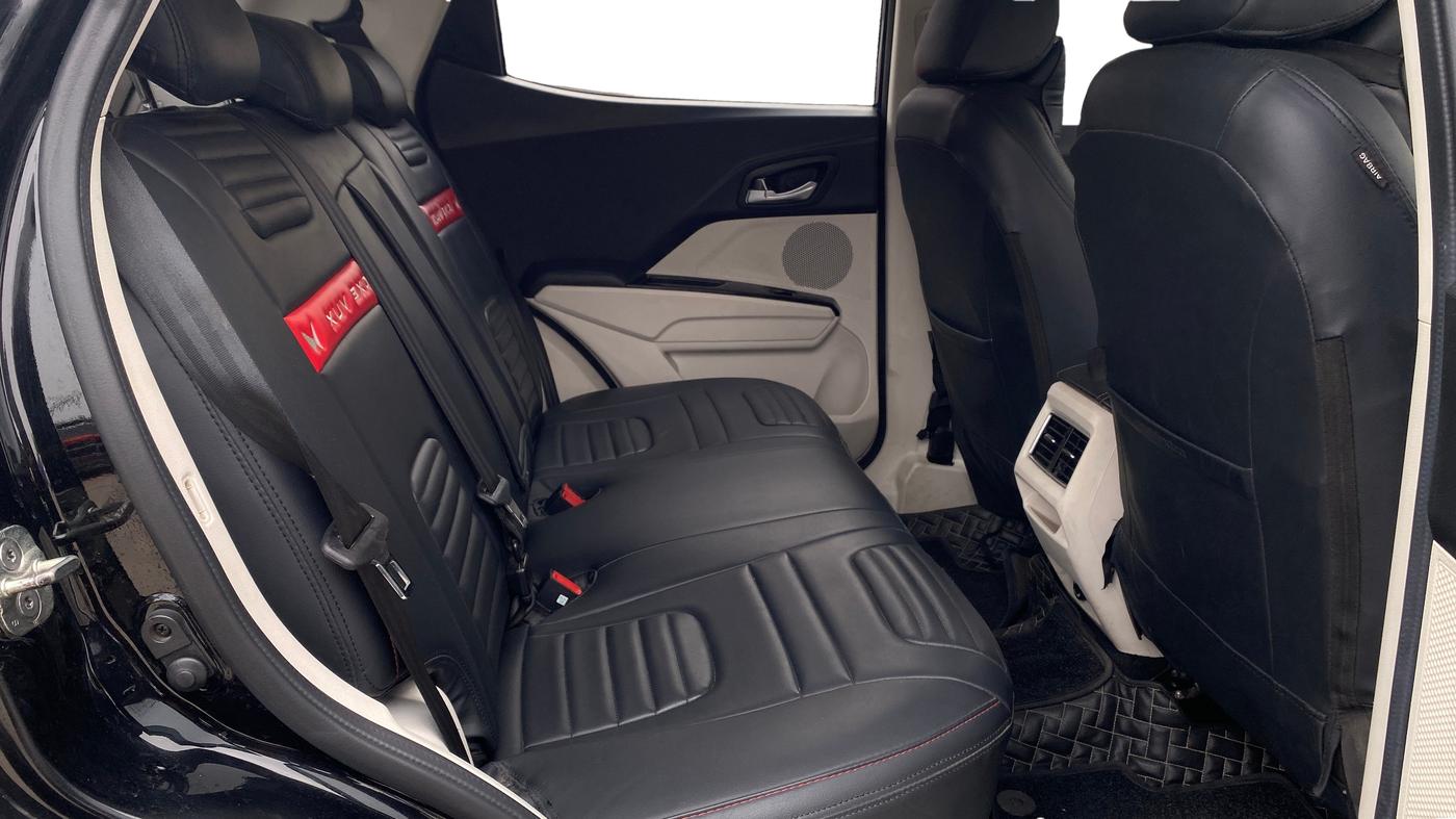 2024 Mahindra XUV 3XO AX5 1.2 L TCMPFi, Petrol, Manual, 71,544 km, Right Side Rear Door Cabin