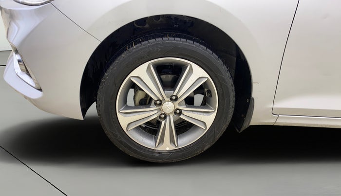 2017 Hyundai Verna 1.6 VTVT SX O, Petrol, Manual, 81,006 km, Left Front Wheel