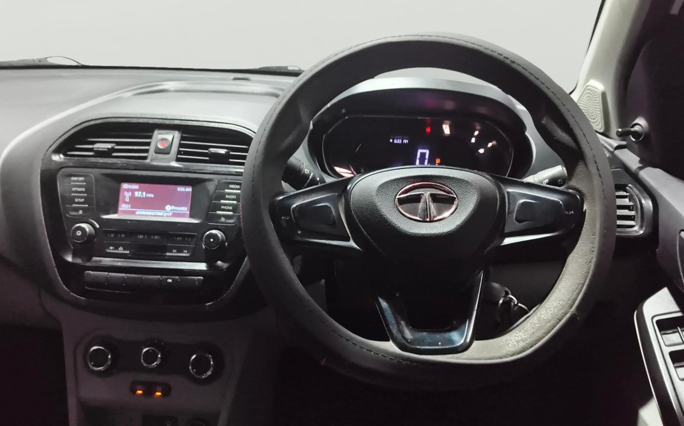 2022 Tata Tiago XM CNG, CNG, Manual, 65,111 km, Steering Wheel Close Up