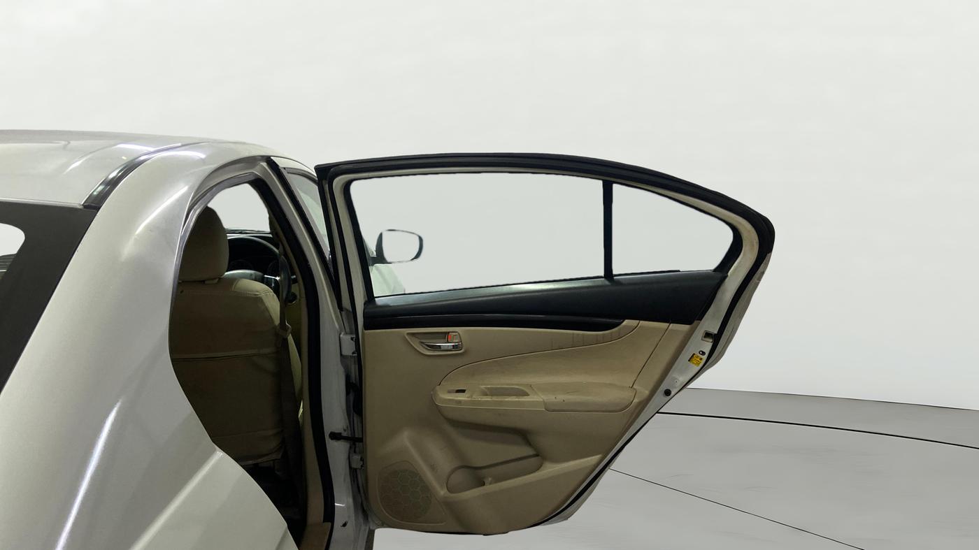 2015 Maruti Ciaz ZXI, Petrol, Manual, 1,27,674 km, RHS Rear Door