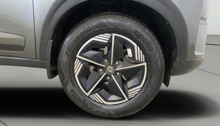 2023 Tata NEXON FEARLESS PLUS S 1.2 REVOTRON 7 DCA DT, Petrol, Automatic, 54,283 km, Right Front Wheel