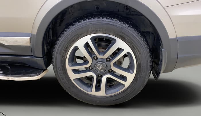 2018 Tata Hexa XT 4X2 7 STR, Diesel, Manual, 92,013 km, Left Rear Wheel