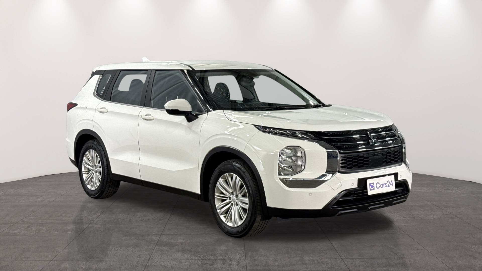 Mitsubishi Outlander image