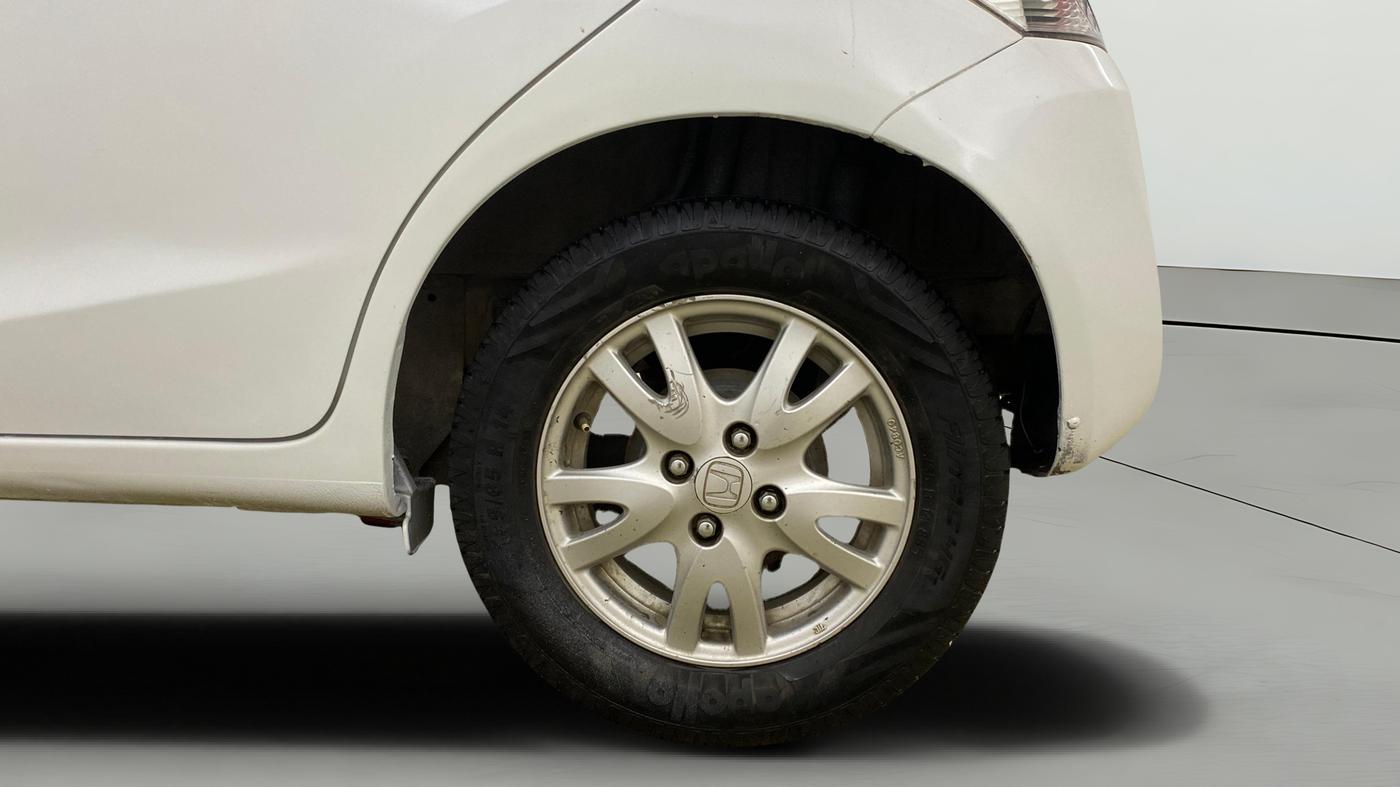 2016 Honda Brio VX AT, Petrol, Automatic, 52,986 km, Left Rear Wheel