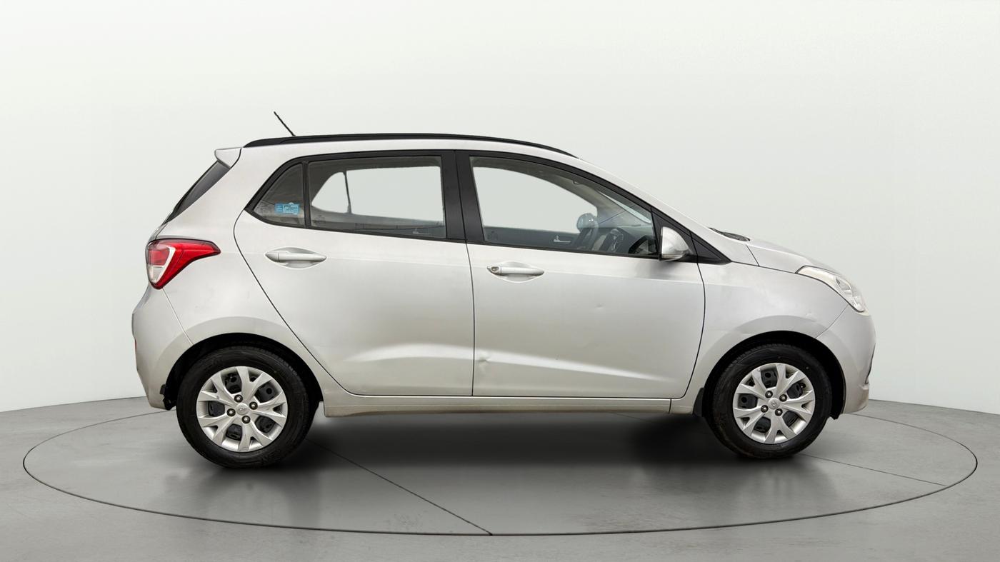 2016 Hyundai Grand i10 SPORTZ 1.2 KAPPA VTVT, Petrol, Manual, 45,553 km, Right Side View