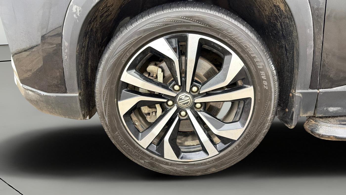 2023 MG HECTOR SHARP PRO 1.5 PETROL TURBO CVT PETROL, Petrol, Automatic, 53,128 km, Left Front Wheel