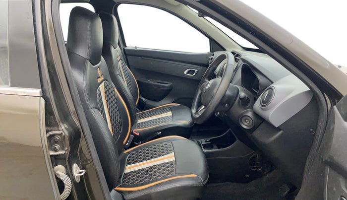 2019 Renault Kwid RXT 1.0 AMT, Petrol, Automatic, 28,491 km, Right Side Front Door Cabin