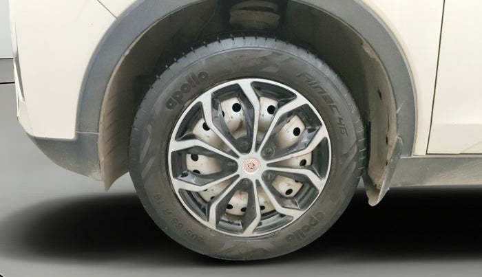 2021 Mahindra XUV300 W4 1.2 PETROL, Petrol, Manual, 40,775 km, Left Front Wheel