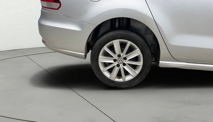2016 Volkswagen Vento HIGHLINE PETROL AT, Petrol, Automatic, 83,011 km, Right Rear Wheel