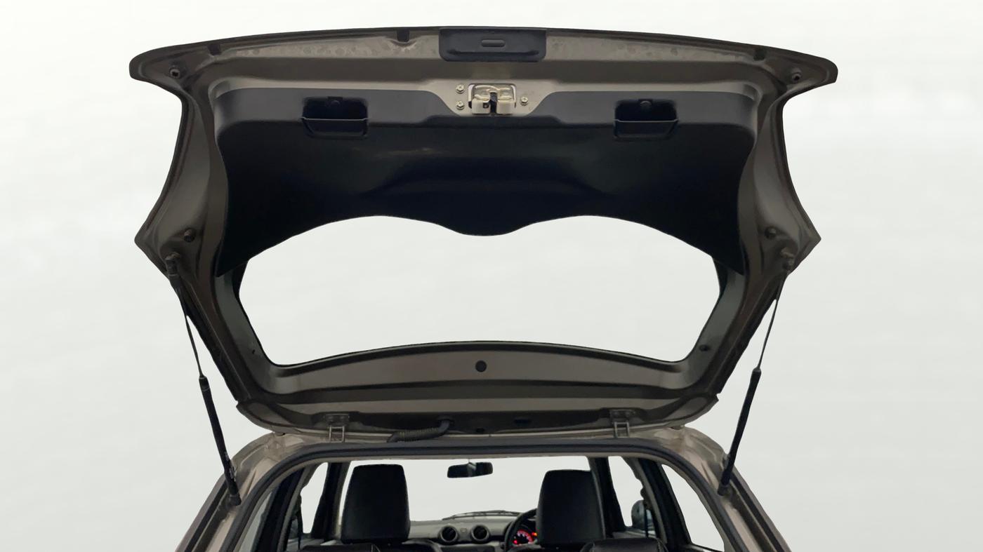 2019 Maruti Swift VXI, Petrol, Manual, 28,126 km, Boot Door Open