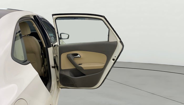 2016 Volkswagen Vento HIGHLINE PETROL AT, Petrol, Automatic, 58,985 km, RHS Rear Door