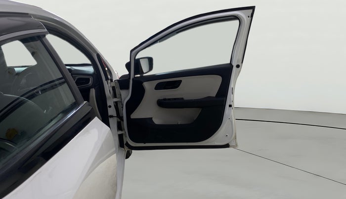 2021 Tata ALTROZ XT PETROL, Petrol, Manual, 34,077 km, RHS Front Door