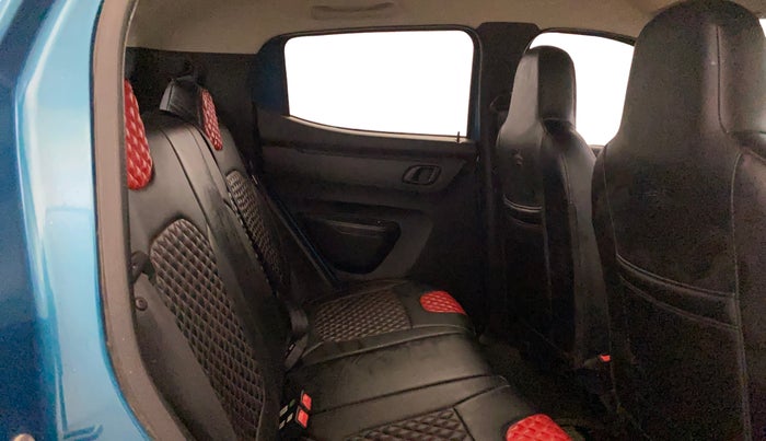 2022 Renault Kwid RXT 1.0, Petrol, Manual, 20,670 km, Right Side Rear Door Cabin