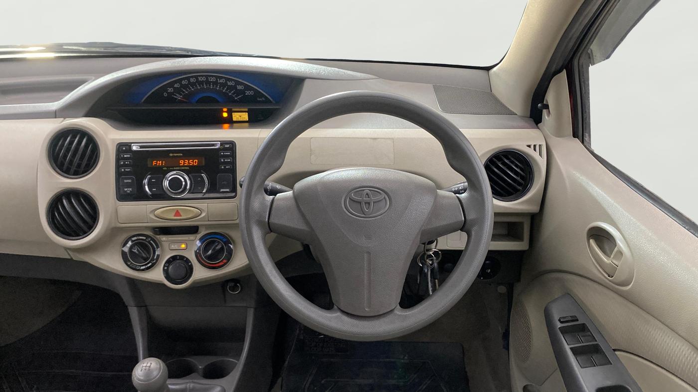 2014 Toyota Etios Liva G, Petrol, Manual, 36,392 km, Steering Wheel Close Up