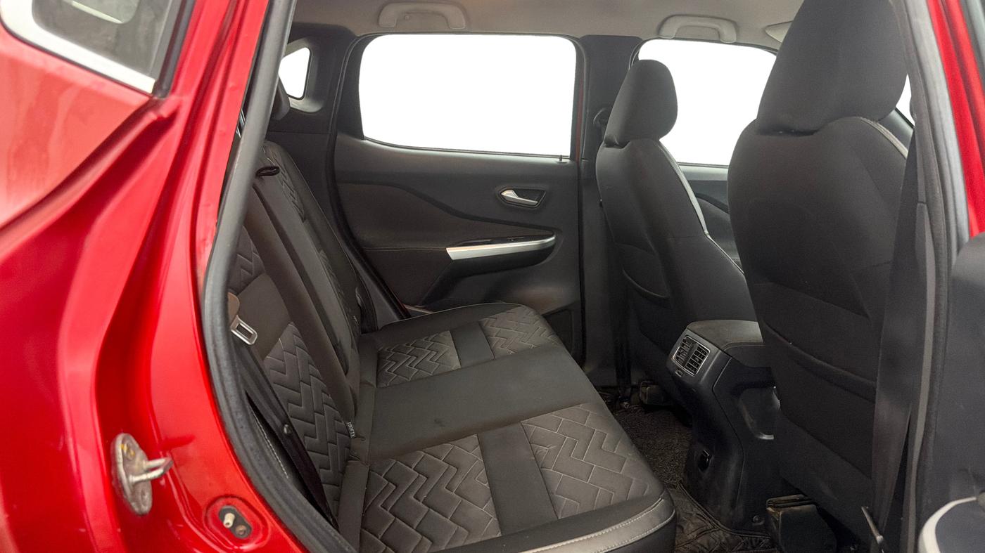 2022 Nissan MAGNITE XV PREMIUM TURBO CVT, Petrol, Automatic, 46,174 km, Right Side Rear Door Cabin