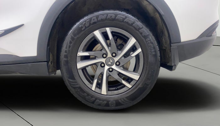 2022 Mahindra XUV700 AX 5 P AT 5 STR, Petrol, Automatic, 22,173 km, Left Rear Wheel