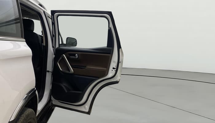 2023 Mahindra SCORPIO-N Z8 L PETROL AT 7 STR, Petrol, Automatic, 64,601 km, RHS Rear Door
