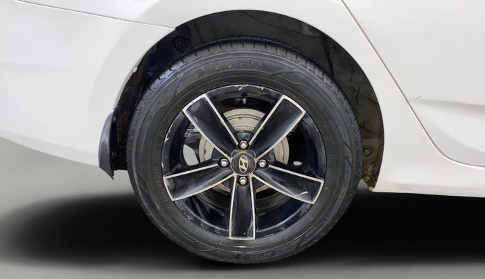 2016 Hyundai Verna 1.6 VTVT S, Petrol, Manual, 55,743 km, Right Rear Wheel