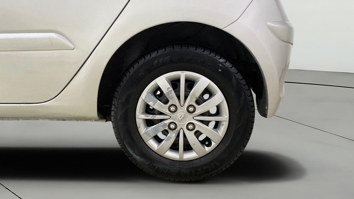 2013 Hyundai i10 SPORTZ 1.2 AT, Petrol, Automatic, 61,966 km, Left Rear Wheel