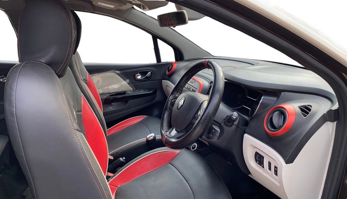 2018 Renault Captur RXT PETROL, Petrol, Manual, 1,45,141 km, Right Side Front Door Cabin