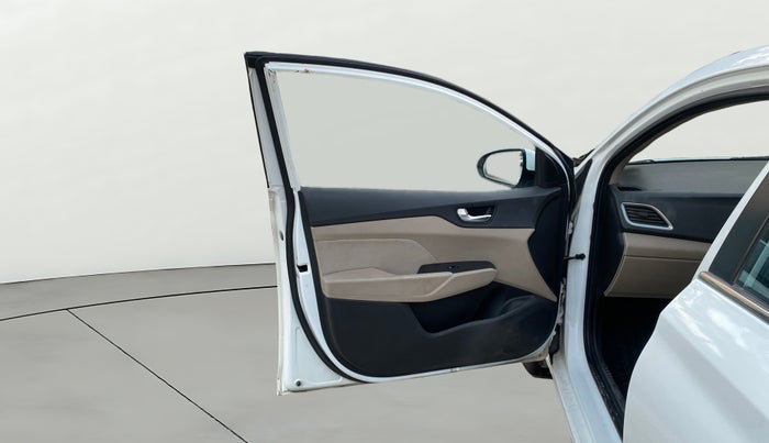 2018 Hyundai Verna 1.6 VTVT SX, Petrol, Manual, 87,828 km, LHS Front Door