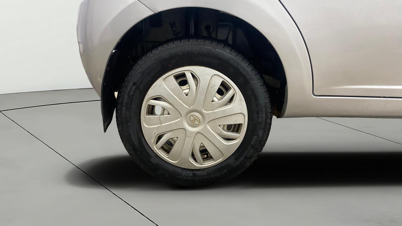 2014 Tata Indica Vista VX TECH QUADRAJET, Diesel, Manual, 38,245 km, Right Rear Wheel