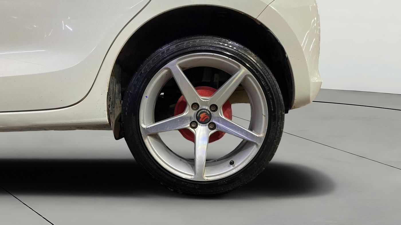 2024 Maruti Swift LXI, Petrol, Manual, 15,848 km, Left Rear Wheel
