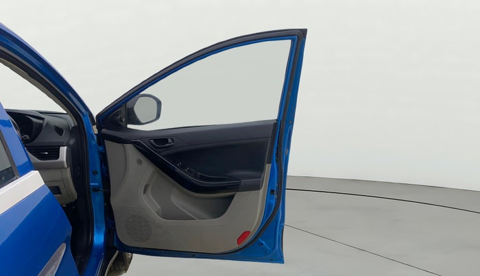 2018 Tata NEXON XM PETROL, Petrol, Manual, 93,655 km, RHS Front Door