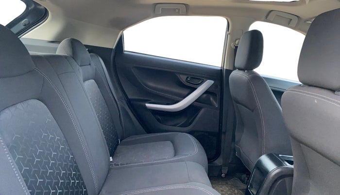 2022 Tata NEXON XM SUNROOF PETROL, Petrol, Manual, 21,703 km, Right Side Rear Door Cabin