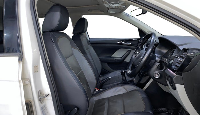 2022 Skoda KUSHAQ STYLE 1.0L TSI MT, Petrol, Manual, 33,844 km, Right Side Front Door Cabin