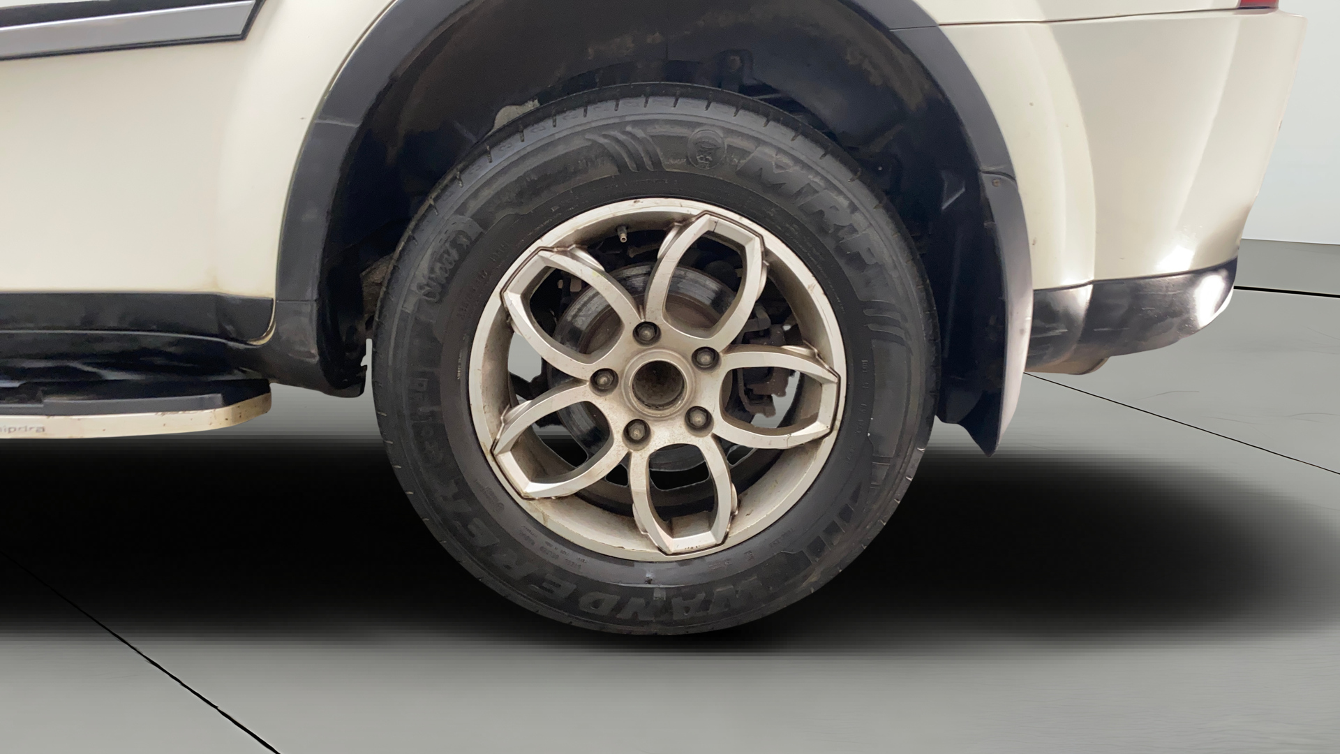 camera-Left-Rear-Wheel