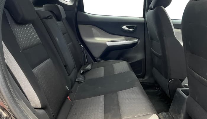 2022 Nissan MAGNITE XV MT, Petrol, Manual, 54,034 km, Right Side Rear Door Cabin