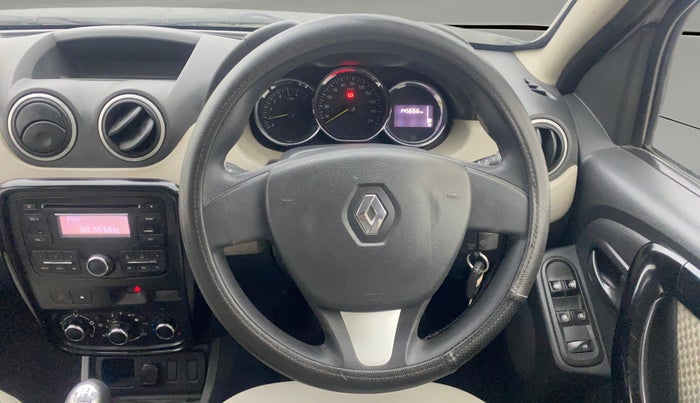 2015 Renault Duster 85 PS RXL DIESEL, Diesel, Manual, 1,46,319 km, Steering Wheel Close Up