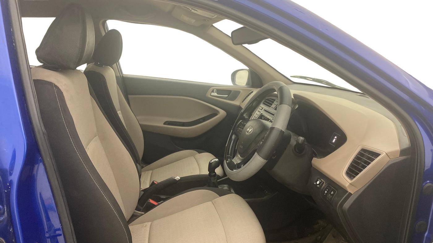 2014 Hyundai Elite i20 ASTA 1.2, CNG, Manual, 95,704 km, Right Side Front Door Cabin