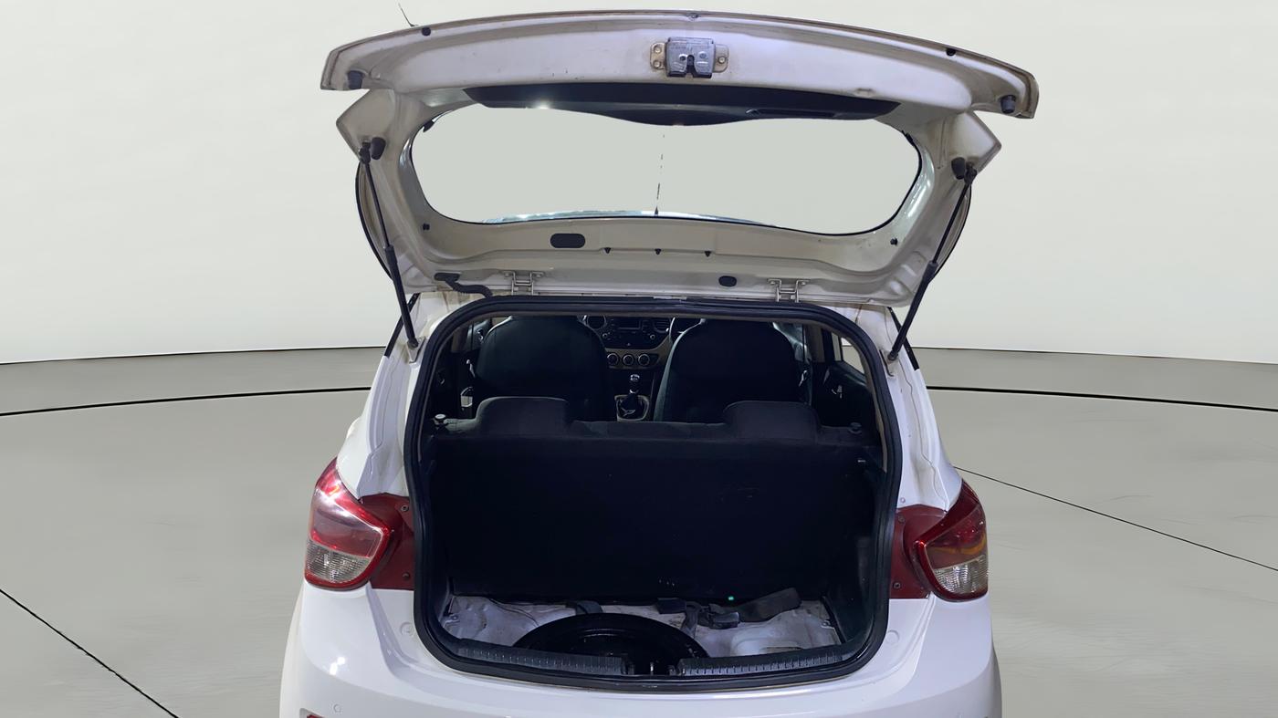 2016 Hyundai Grand i10 SPORTZ 1.2 KAPPA VTVT, Petrol, Manual, 67,042 km, Boot Open Zoomed View