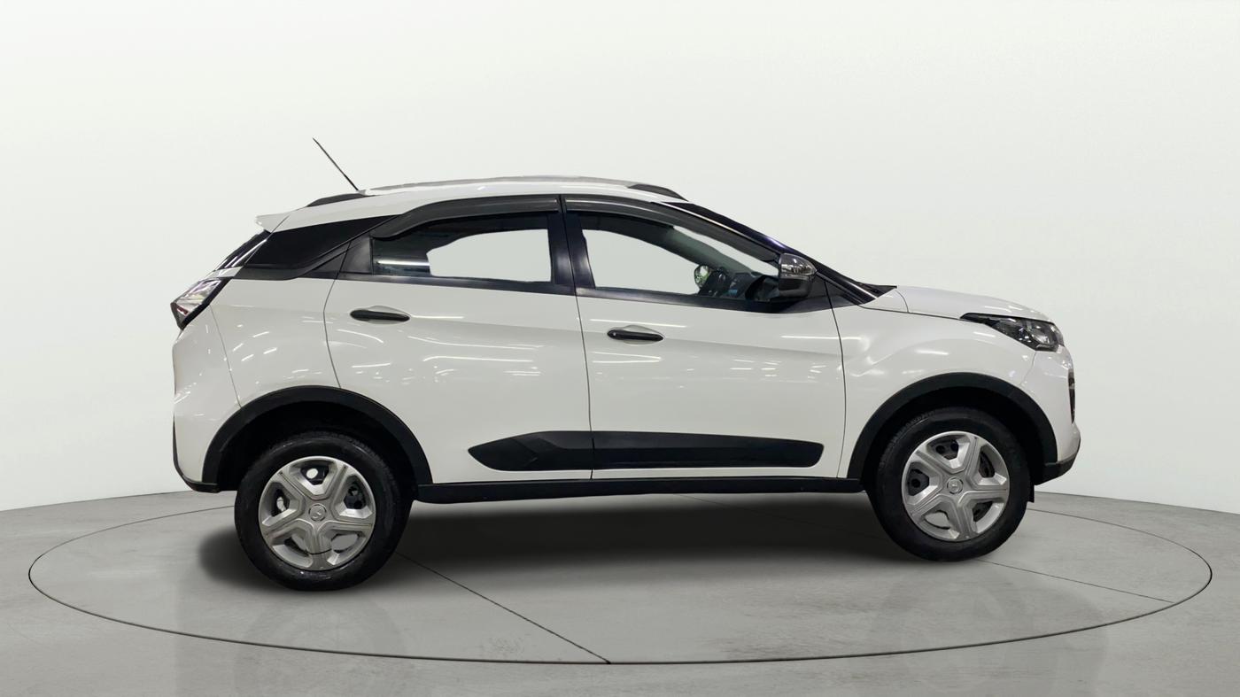 2022 Tata NEXON XM DIESEL, Diesel, Manual, 92,367 km, Right Side View