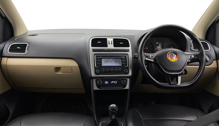 2016 Volkswagen Polo HIGHLINE1.2L, Petrol, Manual, 97,298 km, Dashboard