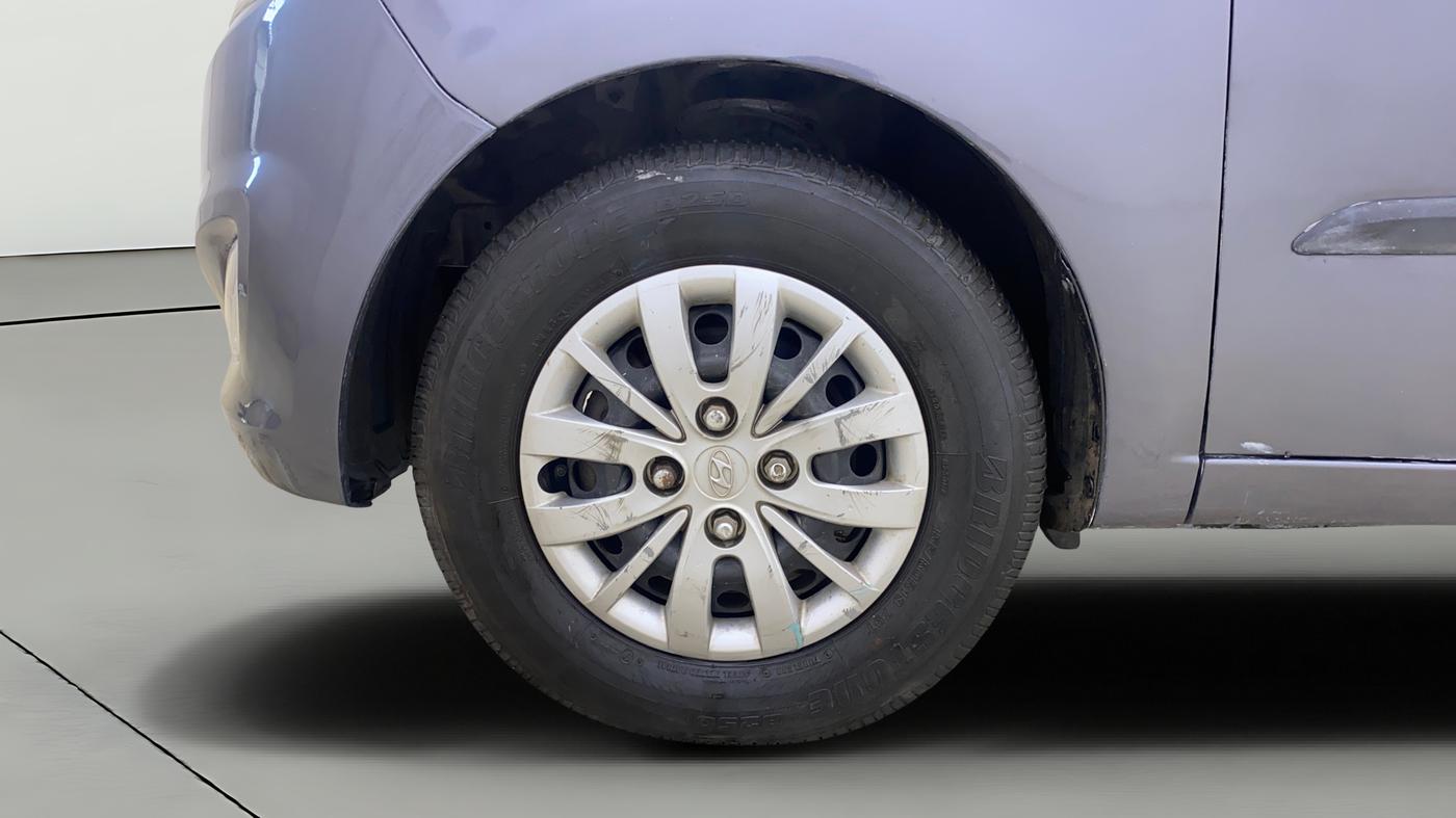 2014 Hyundai i10 SPORTZ 1.1, Petrol, Manual, 30,359 km, Left Front Wheel