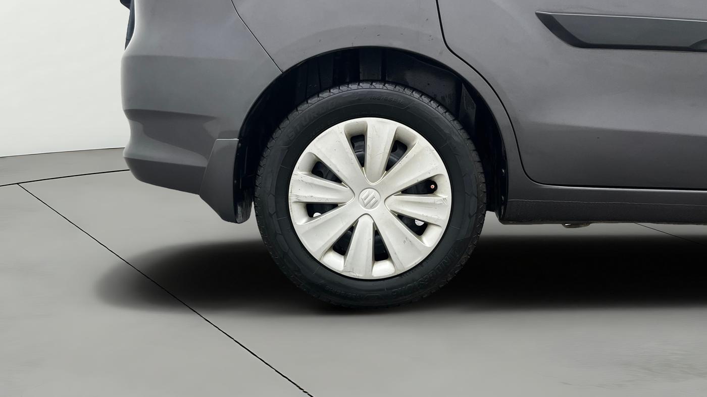 2017 Maruti Ertiga VXI, Petrol, Manual, 1,14,288 km, Right Rear Wheel