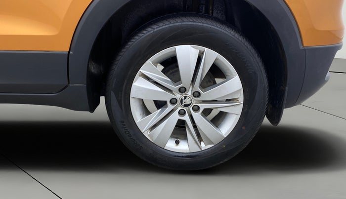 2023 Skoda KUSHAQ AMBITION 1.0L TSI AT, Petrol, Automatic, 30,383 km, Left Rear Wheel