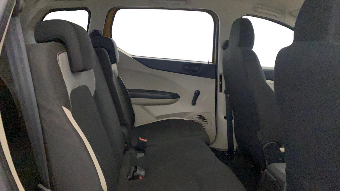 2019 Renault TRIBER RXL MT, Petrol, Manual, 23,683 km, Right Side Rear Door Cabin